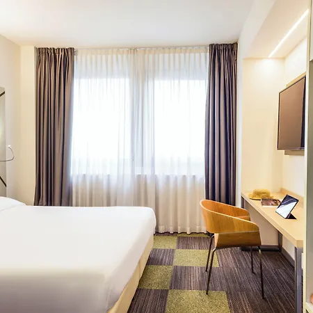 Mercure Milano מלון